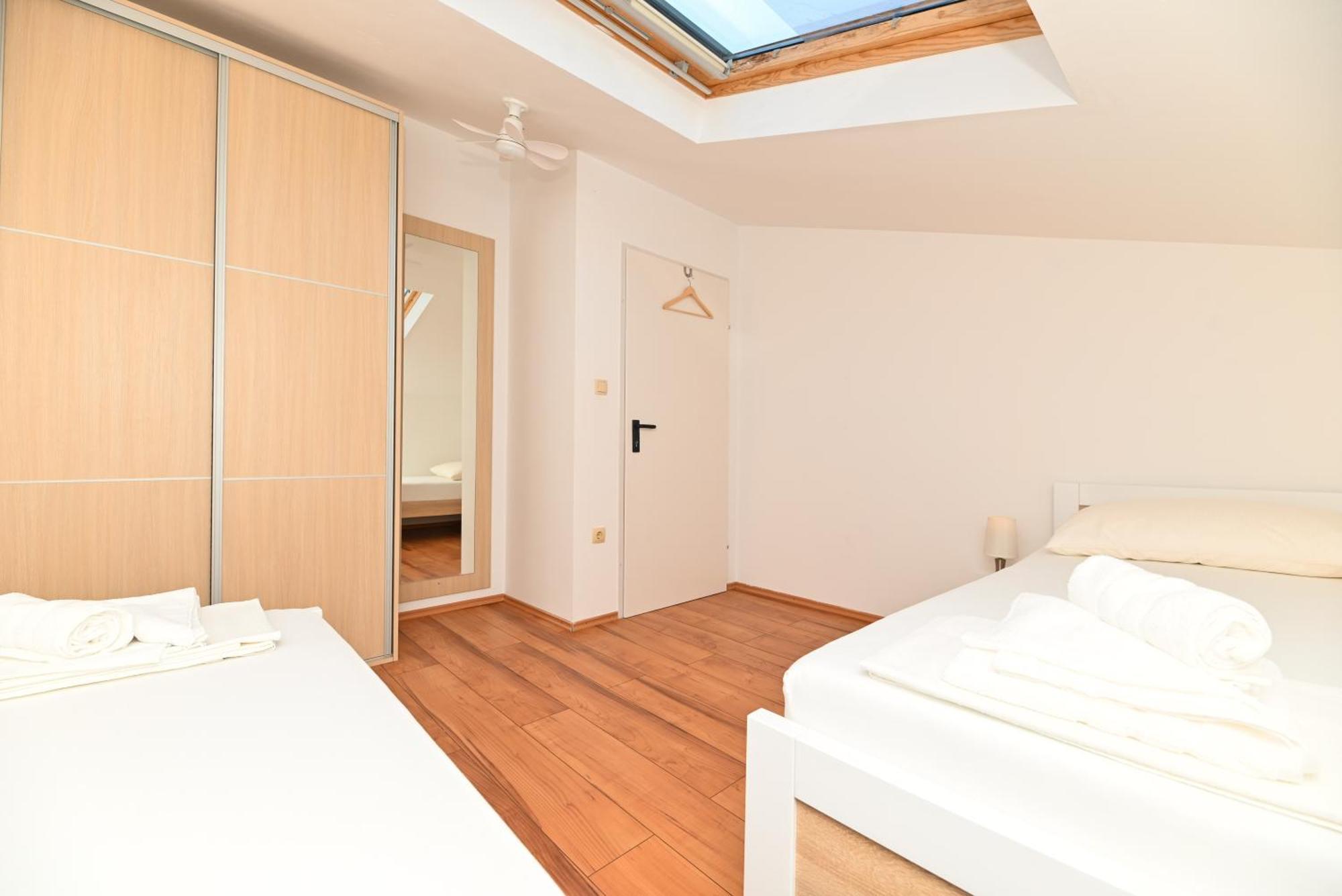 Apartments Bluesky トロギール エクステリア 写真